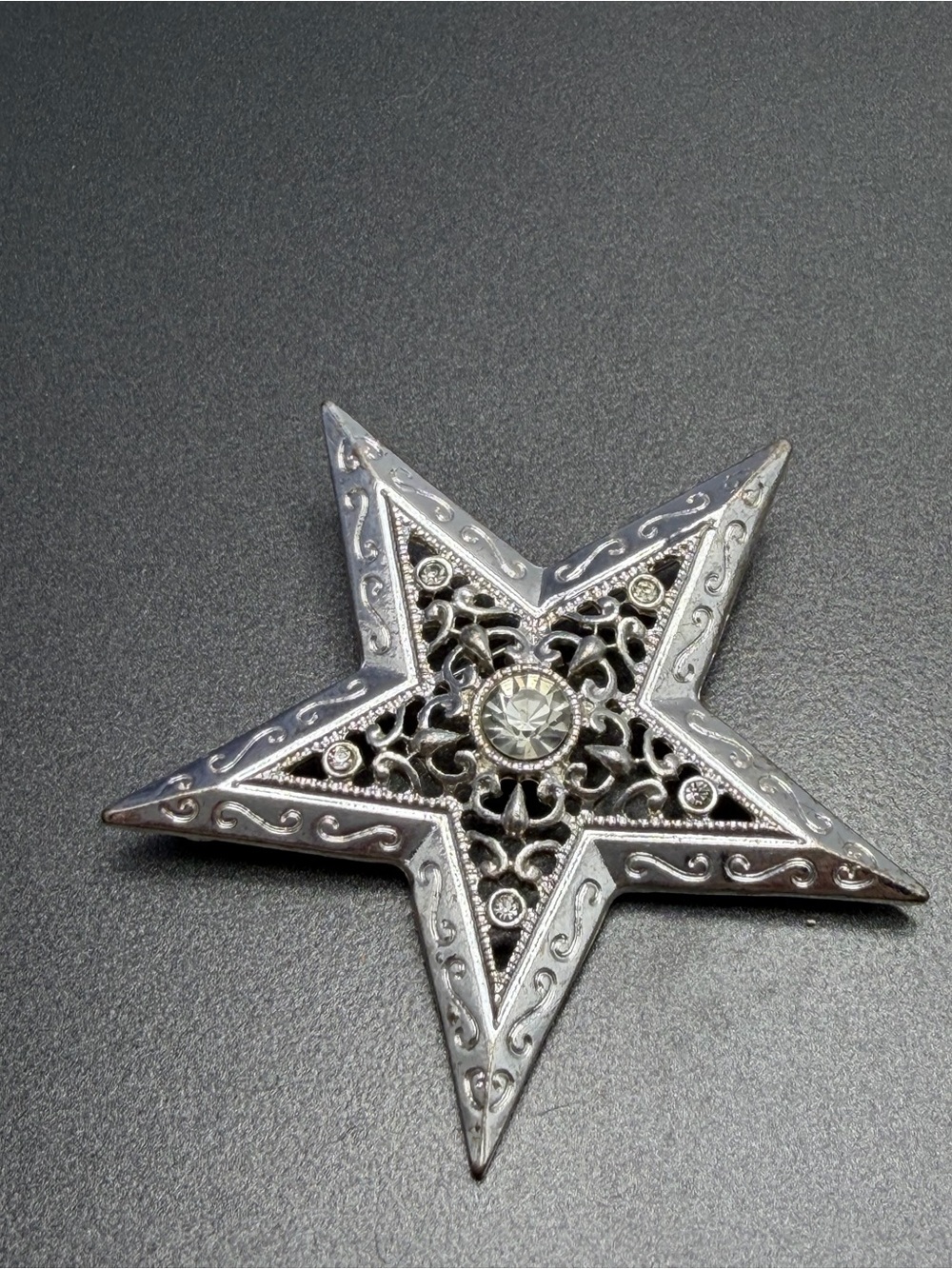 💙💙2/$20 Vintage Silver Star Filigree Brooch #cz87